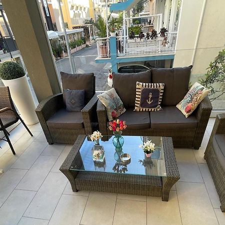 Hotel Vienna Rivazzurra Rimini Zewnętrze zdjęcie