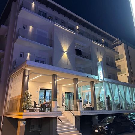 Hotel Vienna Rivazzurra Rimini Zewnętrze zdjęcie