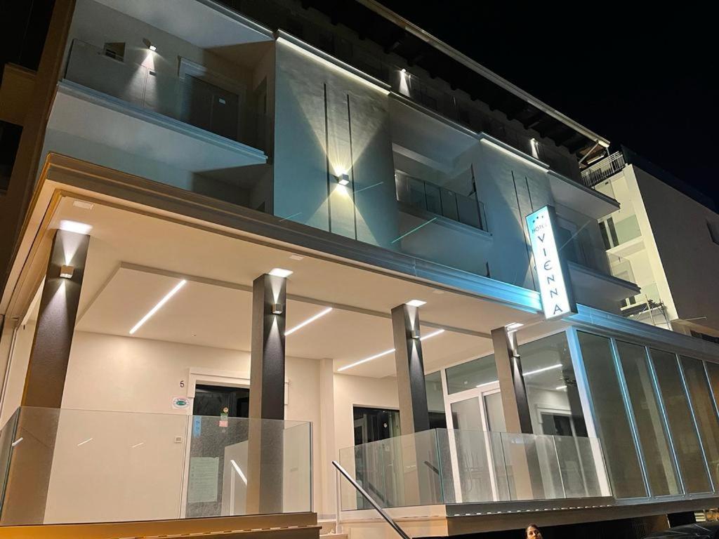 Hotel Vienna Rivazzurra Rimini Zewnętrze zdjęcie