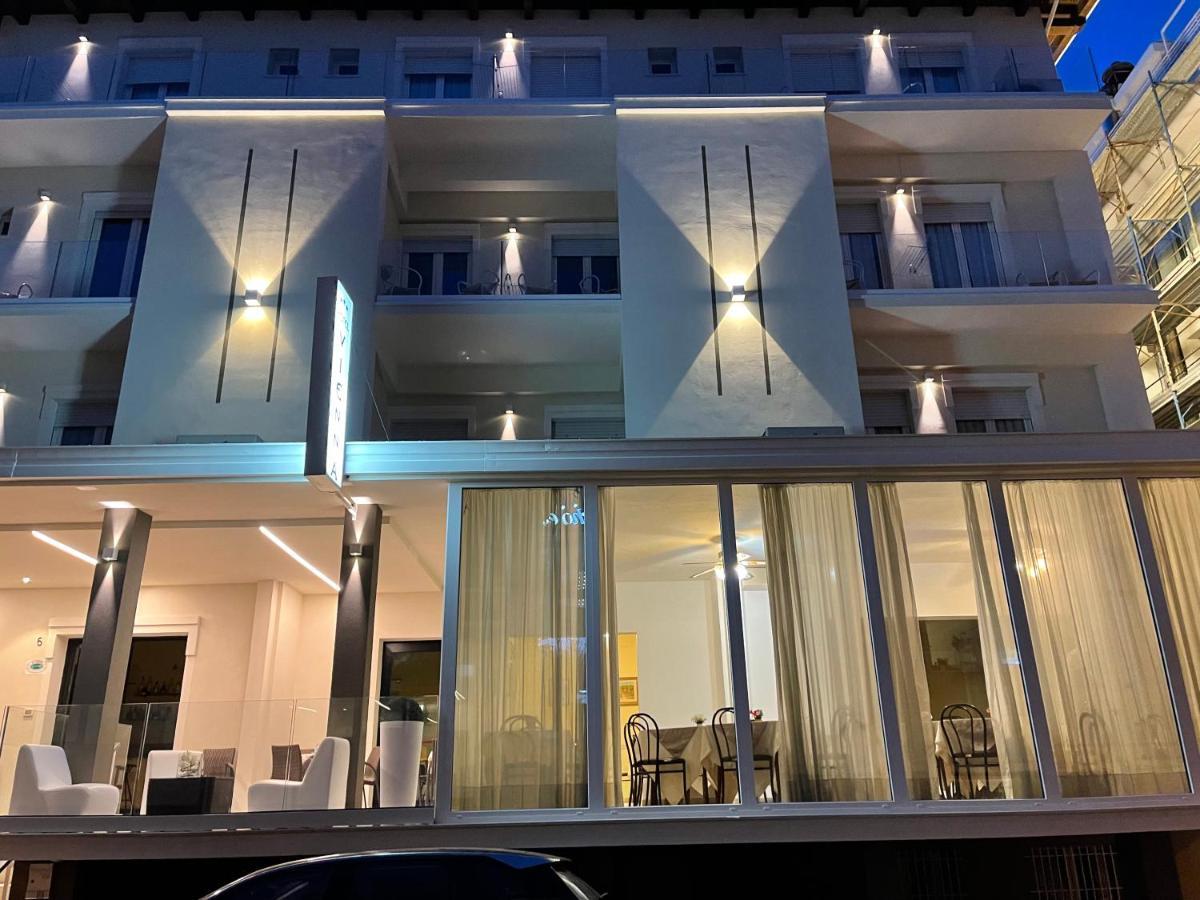 Hotel Vienna Rivazzurra Rimini Zewnętrze zdjęcie