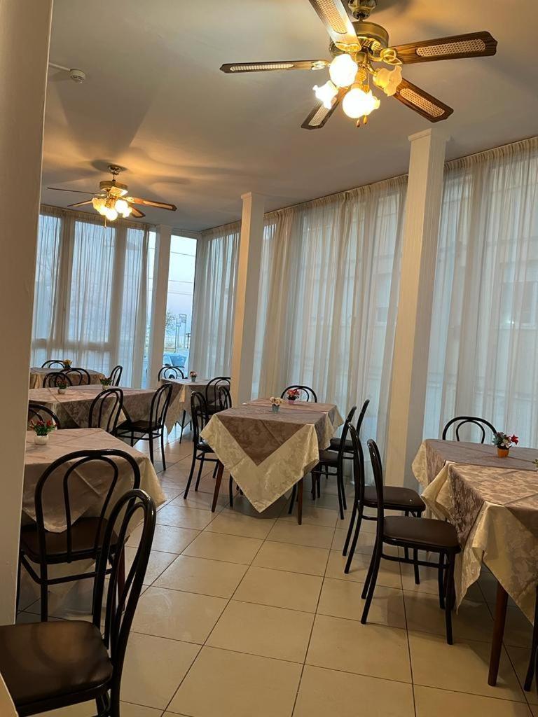 Hotel Vienna Rivazzurra Rimini Zewnętrze zdjęcie
