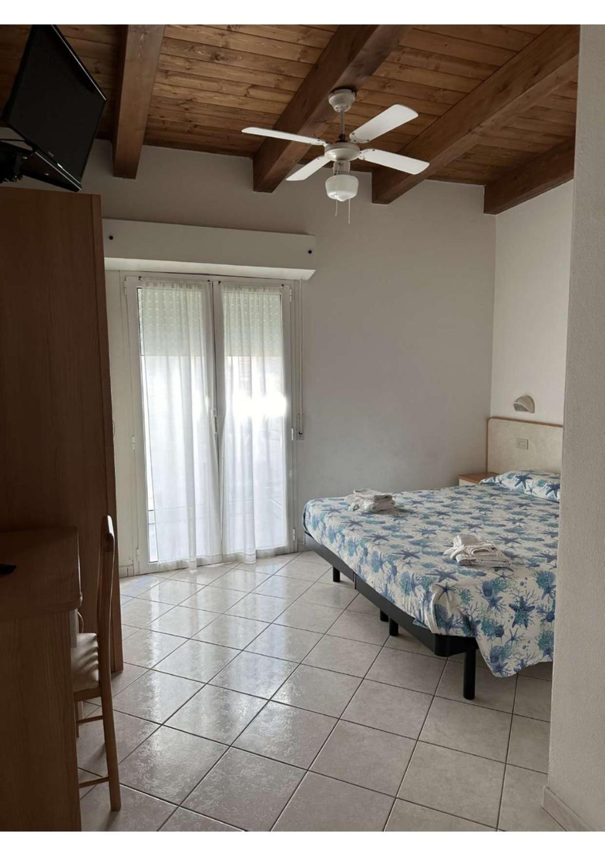 Hotel Vienna Rivazzurra Rimini Zewnętrze zdjęcie