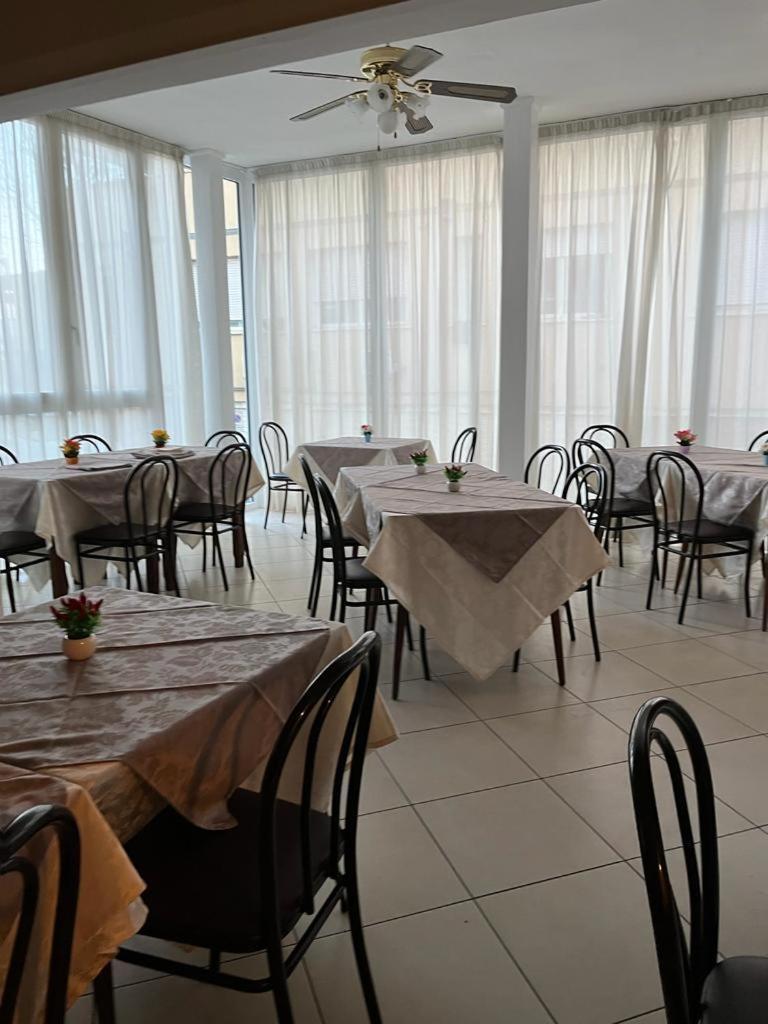 Hotel Vienna Rivazzurra Rimini Zewnętrze zdjęcie