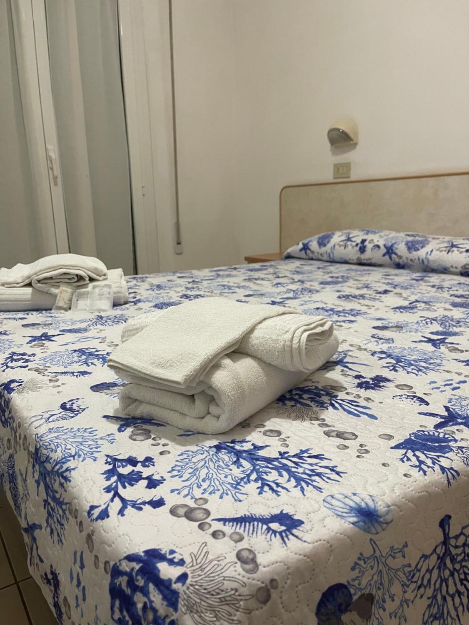 Hotel Vienna Rivazzurra Rimini Zewnętrze zdjęcie