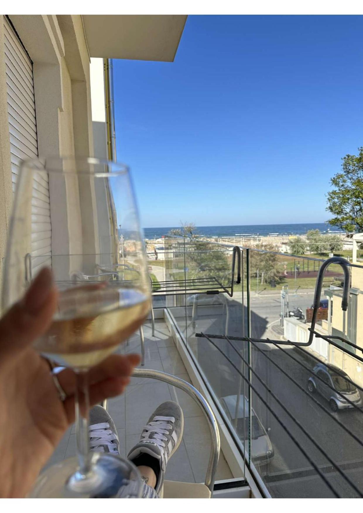 Hotel Vienna Rivazzurra Rimini Zewnętrze zdjęcie
