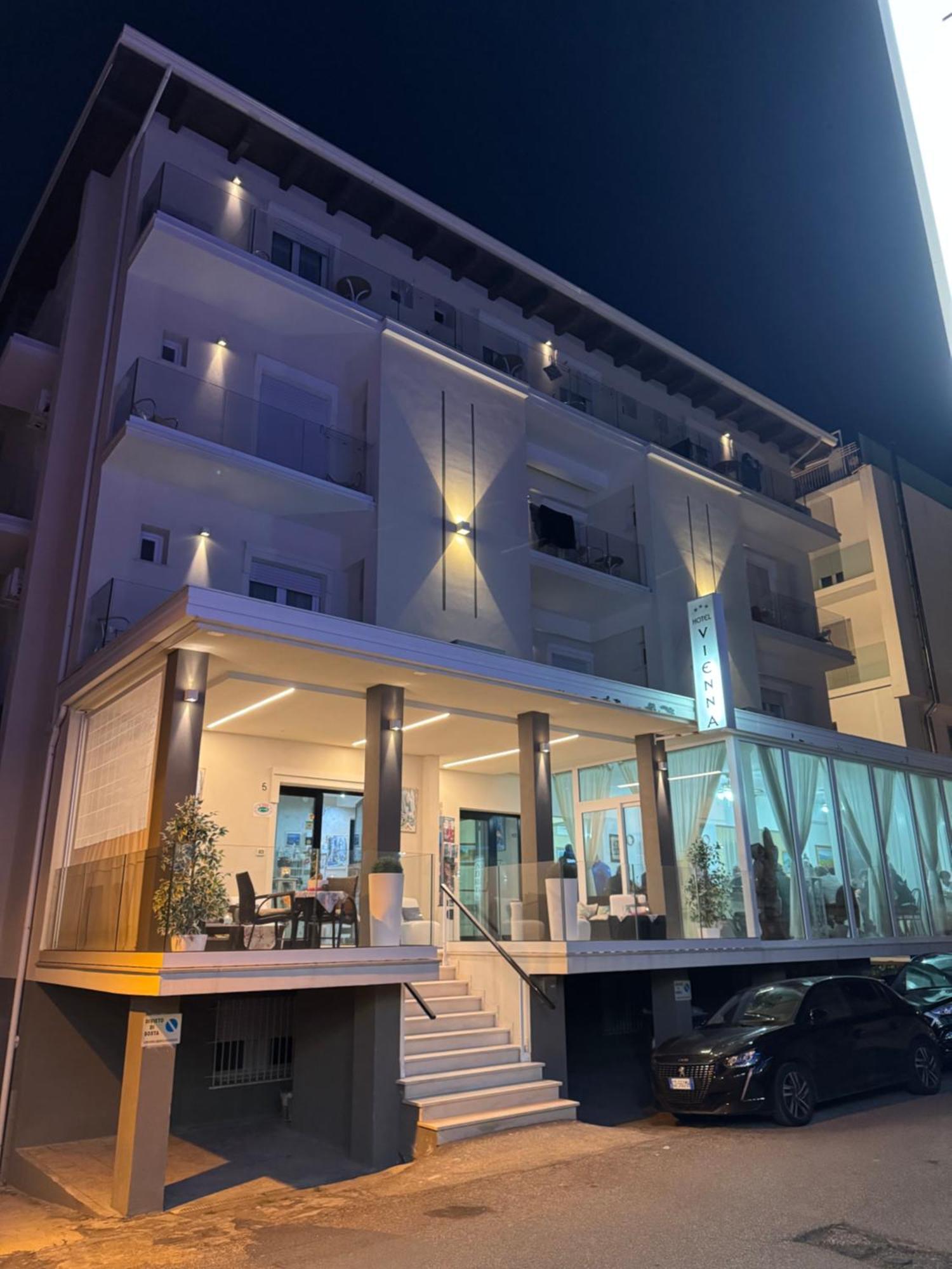 Hotel Vienna Rivazzurra Rimini Zewnętrze zdjęcie